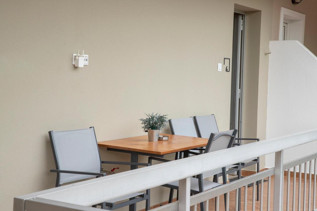 Elena Luxury Living Lägenhet Paralía Skotínis Exteriör bild